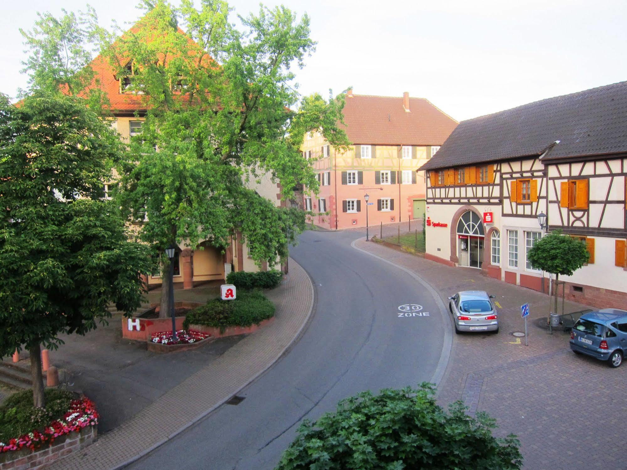 Hotel Landgasthof Sonne Mahlberg Exteriör bild