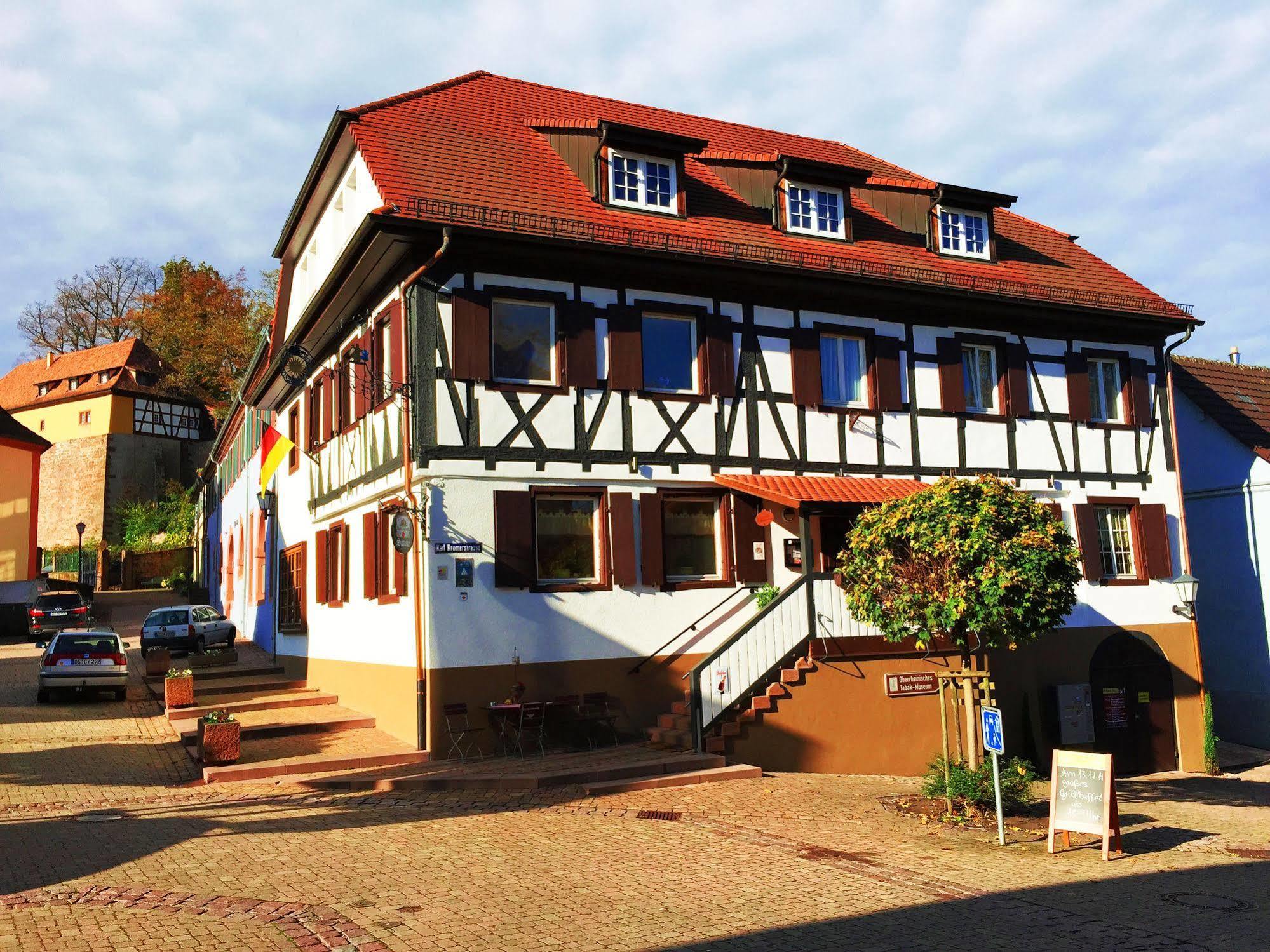 Hotel Landgasthof Sonne Mahlberg Exteriör bild